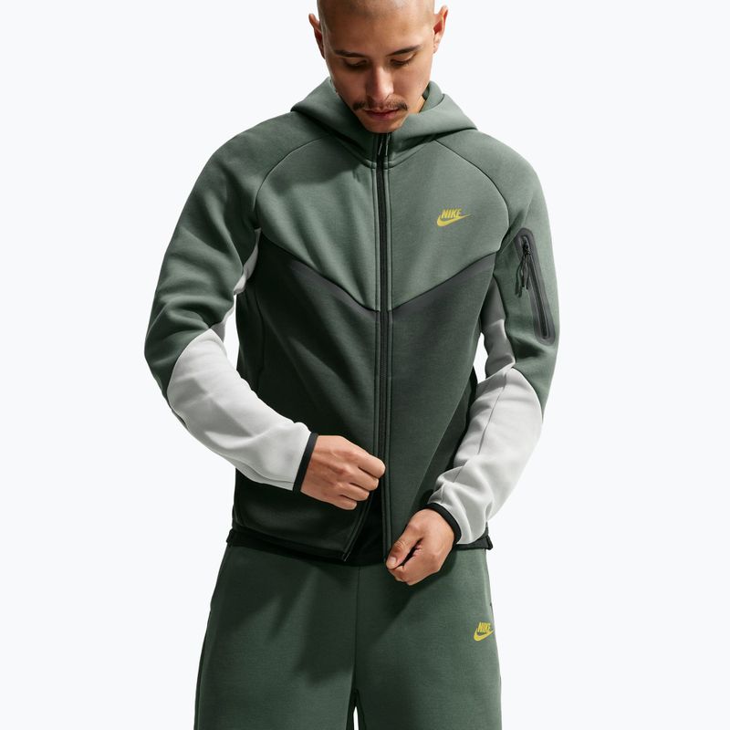 Herrenpullover Nike Tech Windrunner Full Zip camo green/black spruce/chrome yellow 4